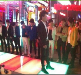 南京深圳夜总会伴游模特雇用(深圳KTV模特雇用)