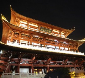 南京长沙旅游攻略(长沙旅游攻略景点必去长沙美食街)