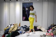 南京兼职模特试衣服(兼职做试衣模特好吗)