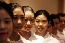 南京私人伴游招聘 度假区万元月薪招“泳装伴游”