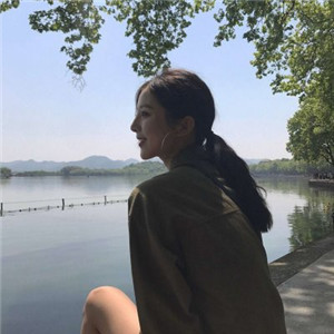 南京私人伴游网带你看到天际，白色盐湖无际，蓝色天空无边