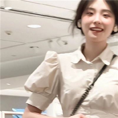 南京高端纯出女孩雇用(高端名媛定造)奢华游艇豪侈生活月入50W