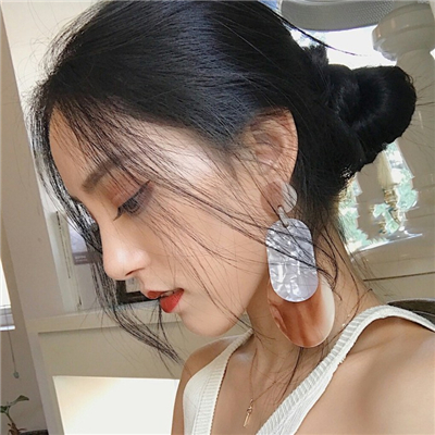 南京伴游女生张悦然的资料
