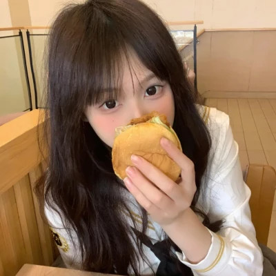 南京伴游女生李心怡的资料