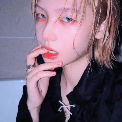 南京伴游女生樱花漫舞的资料