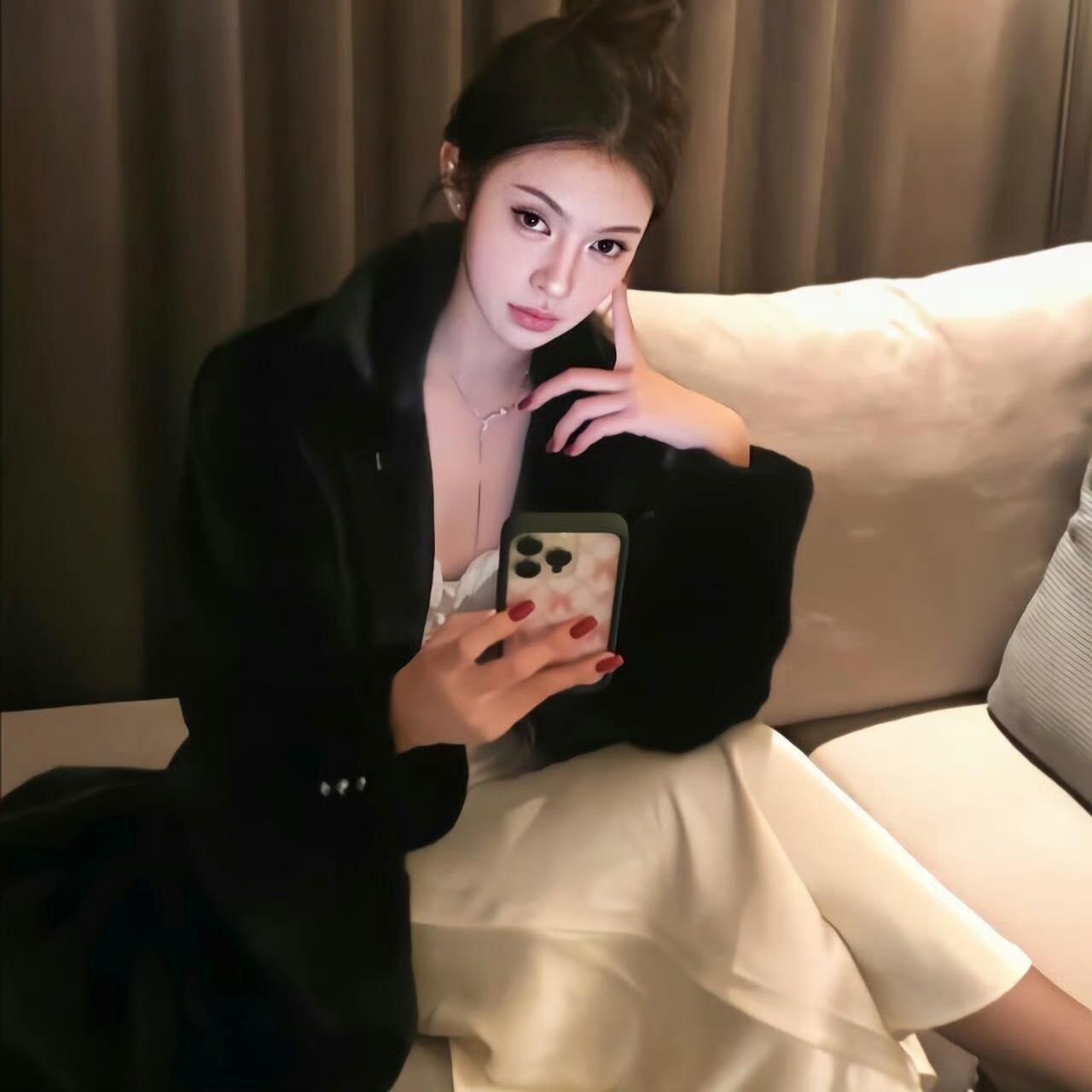 南京伴游女生周语言的资料