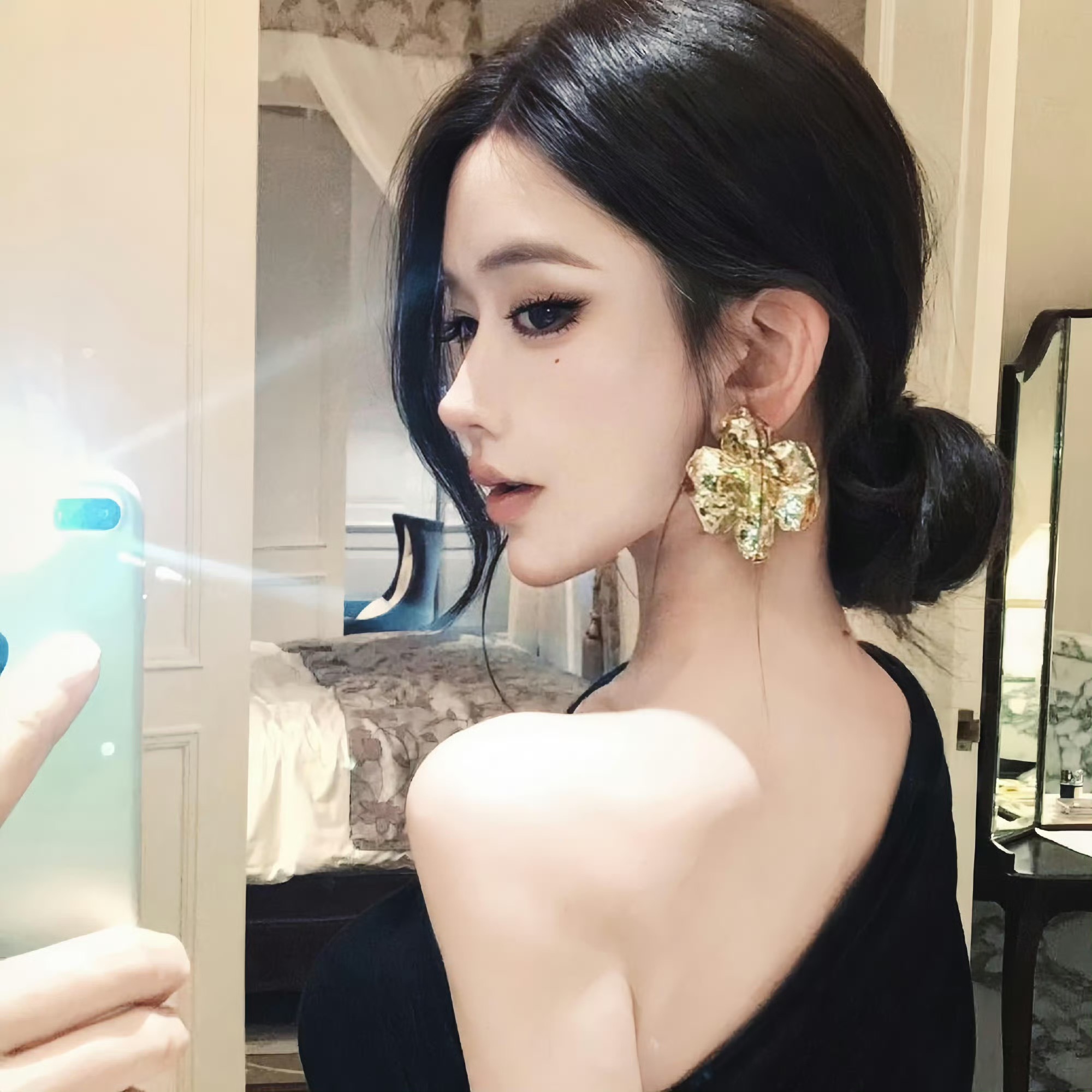南京伴游女生靖骊萍的资料