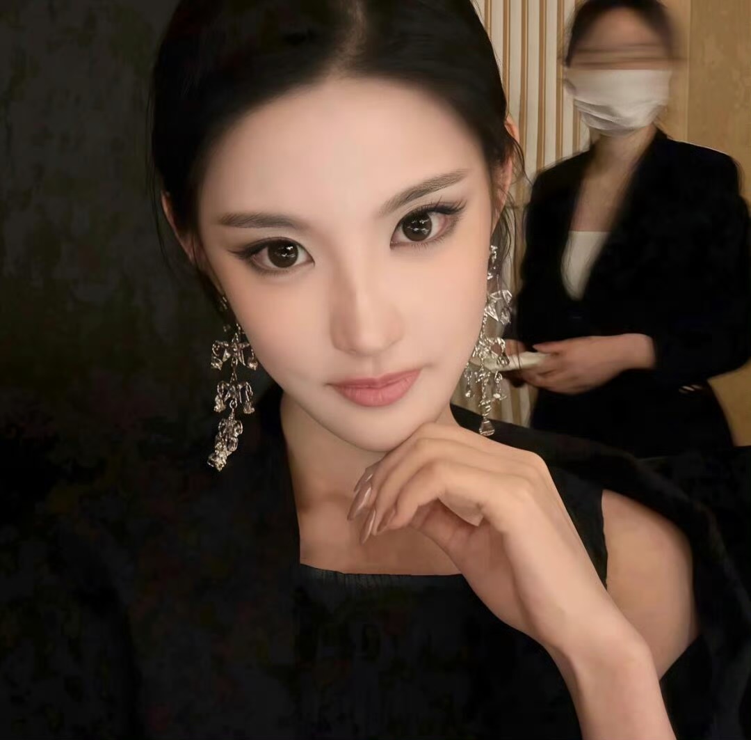 南京伴游女生 | Isabella Chen的资料